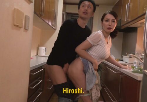 Poster of Cậu bạn trai đến nhà lén lút đụ mẹ của bạn gái sung sướng