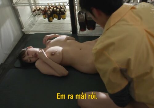 Poster of Cậu trai trẻ khoai to địt cô đồng nghiệp cực dâm trong siêu thị mini