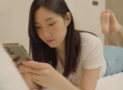 Poster of Xinh đẹp nhưng vẫn bị chồng cắm sừng, vợ buồn tình cho anh giao hàng địt luôn